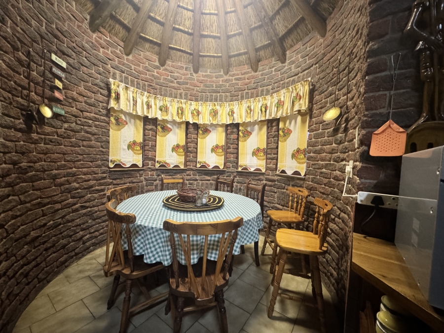 6 Bedroom Property for Sale in Doringkruin North West